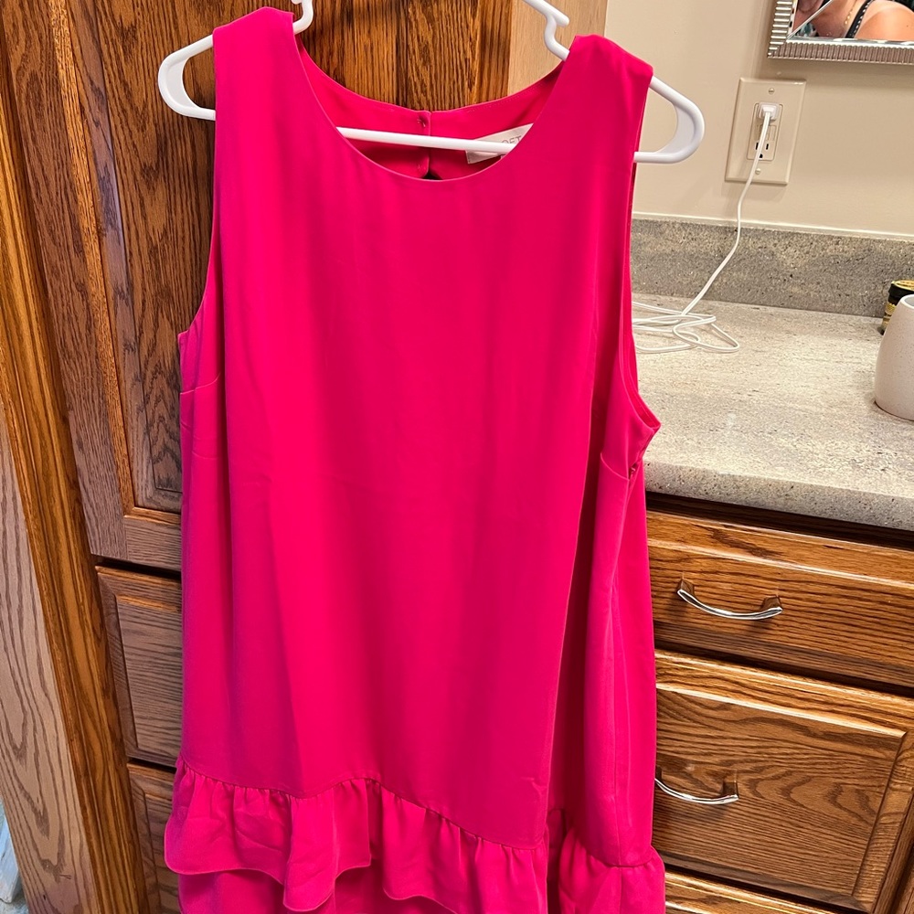 Loft dress with ruffled hem and keyhole back